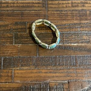 Elegant Green and Gold Women's Bracelet